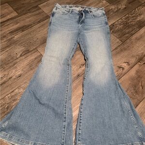 Chic Light Blue Flare Jeans new without tags